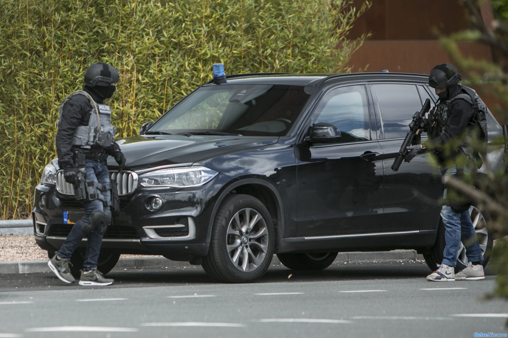 School in Bemmel decor voor grote oefening politie met ‘extreem geweld’