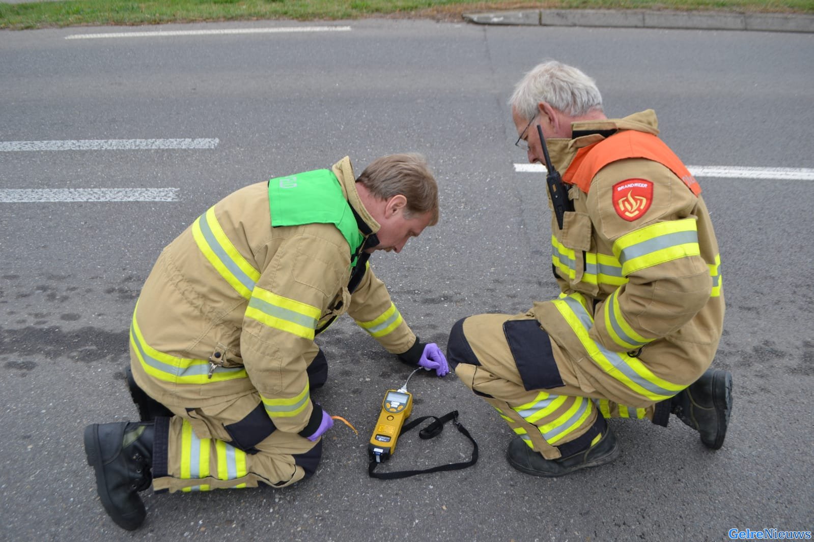 Spoor van onbekende vloeistof door Angeren