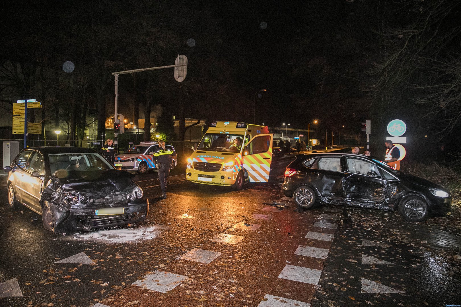 Auto’s total loss bij ongeval op kruising in Eerbeek