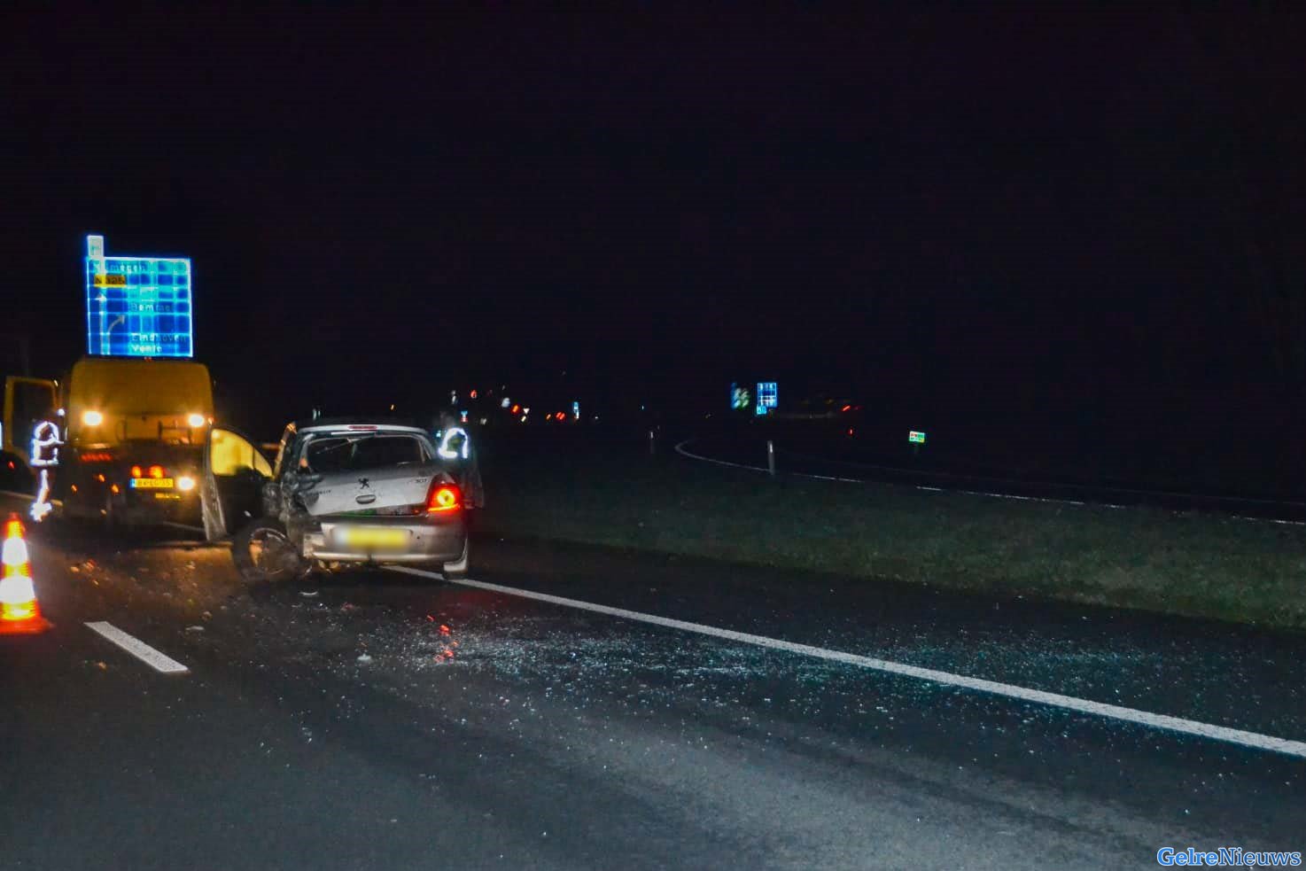 Glas op A325 na ongeval tussen twee voertuigen