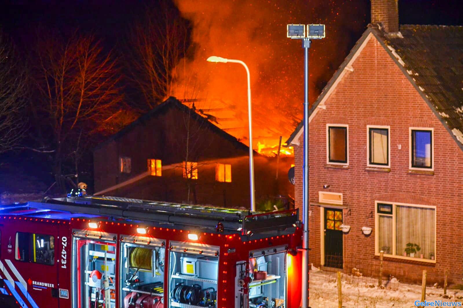 Ontploffing bij grote schuurbrand in Doornenburg