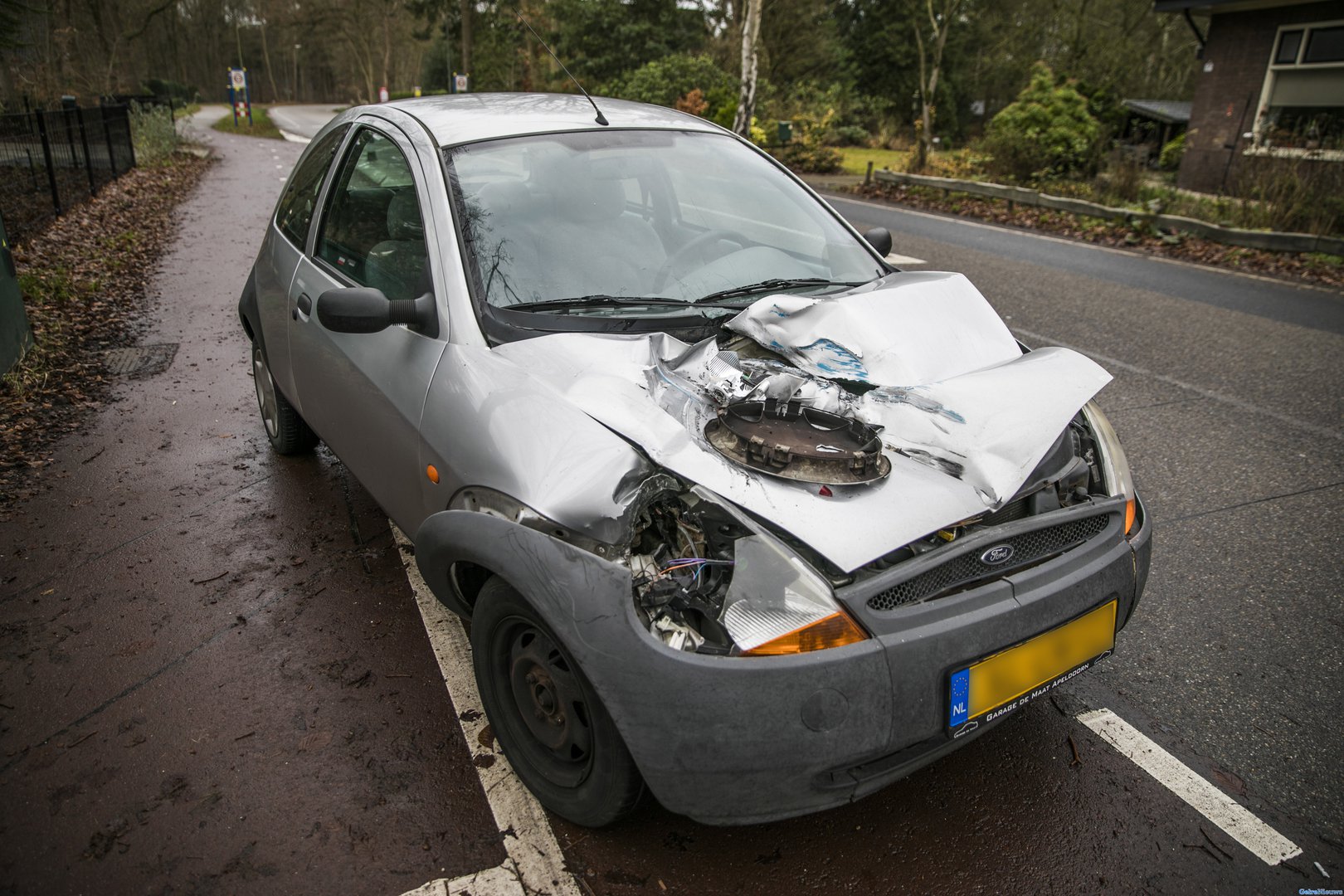 Automobilist gewond bij ongeval met vrachtwagen