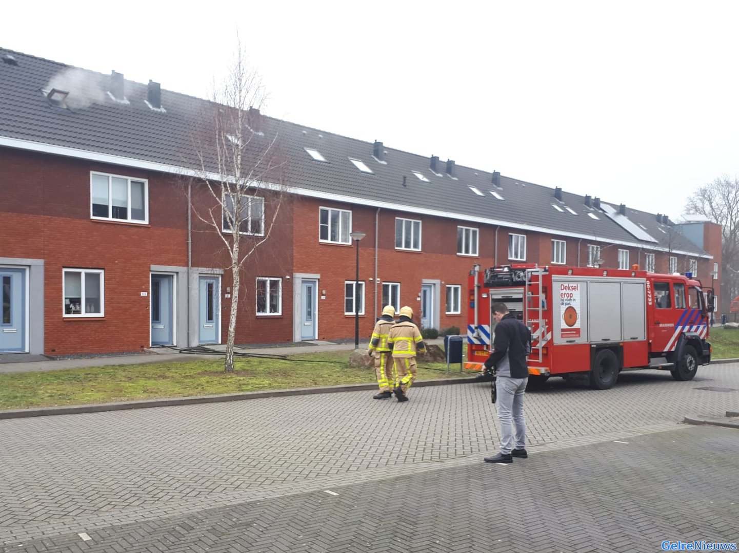 Rook uit woning in Apeldoorn: wasdroger in brand