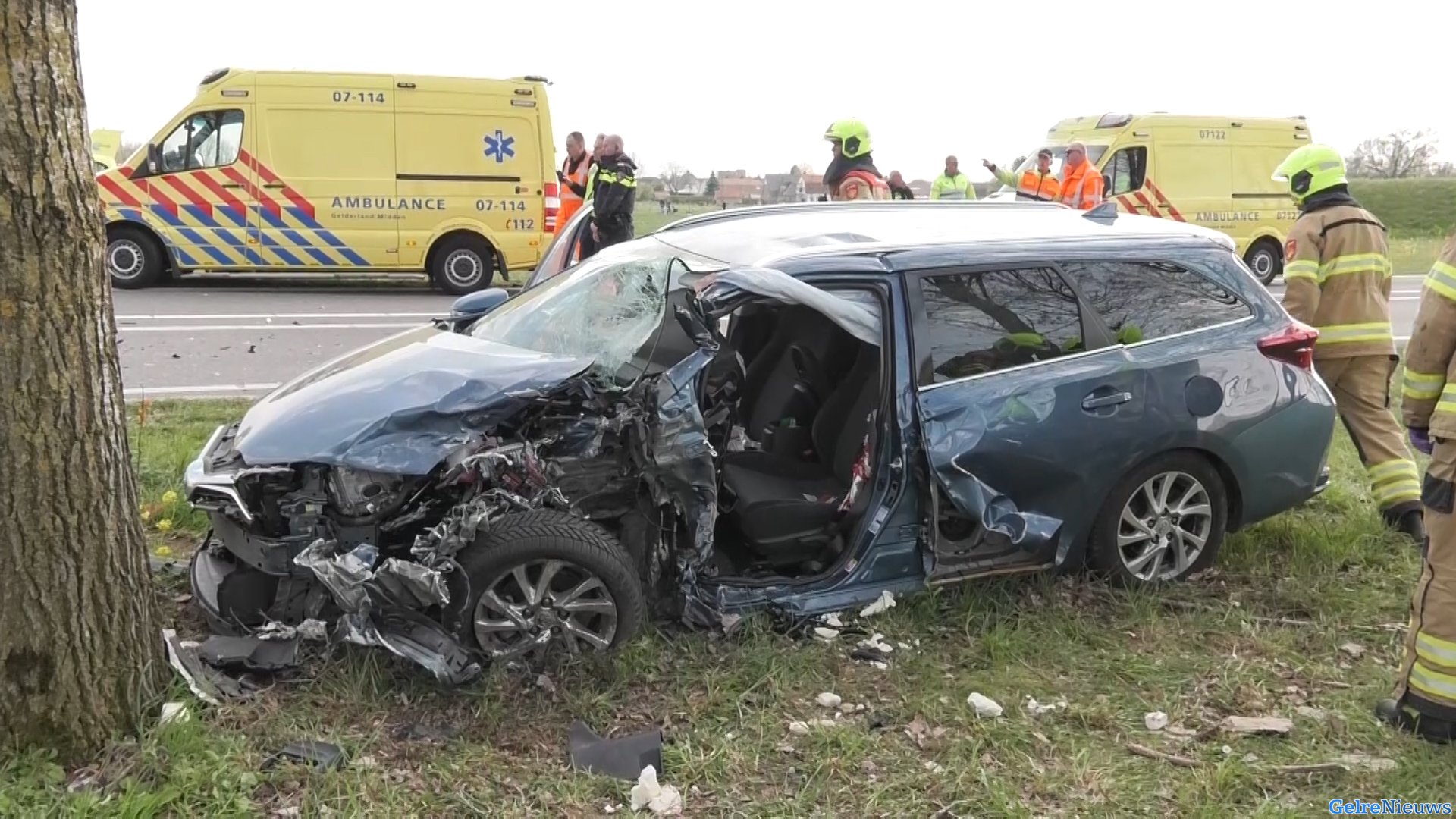 Vrouw ernstig gewond bij zwaar ongeval op de A15