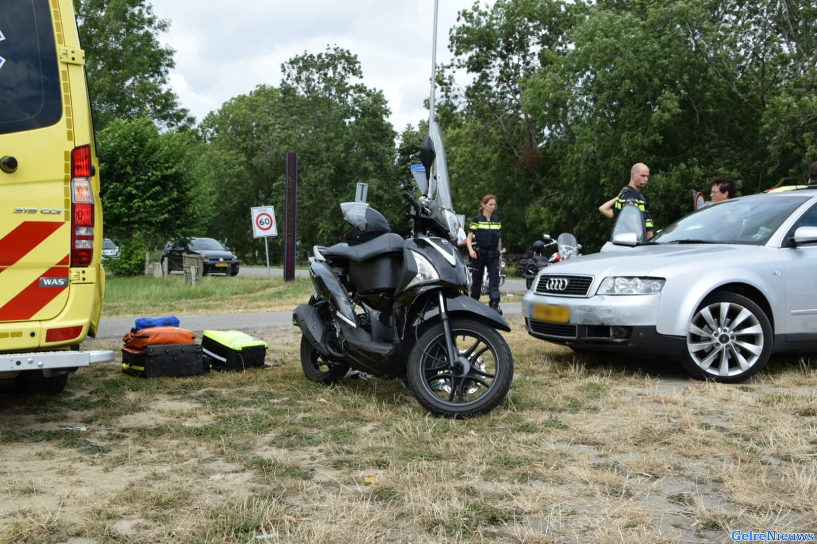 Bestuurder scooter zwaargewond bij aanrijding in Huissen