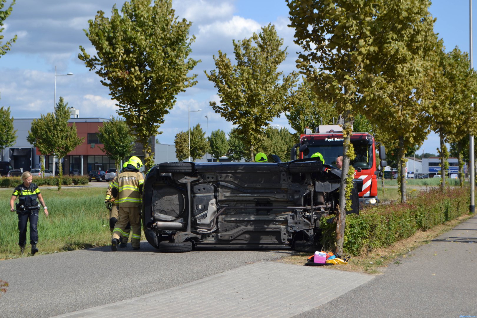 Auto op de zijkant bij ongeval in Huissen