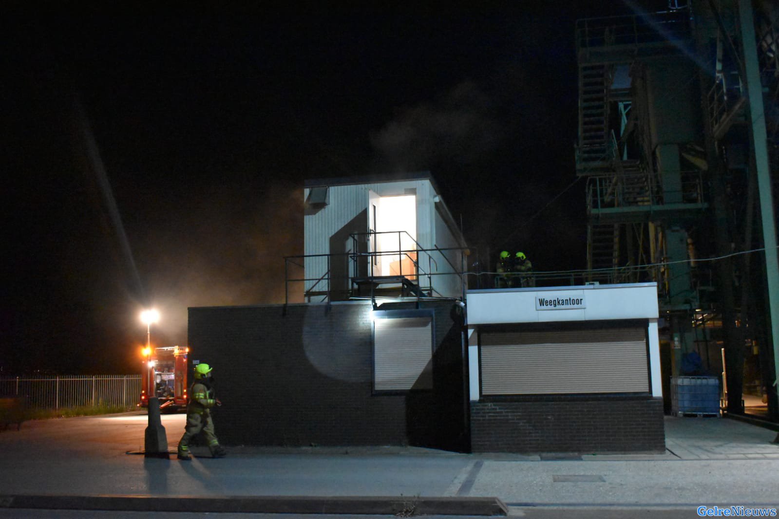 Brand bij asfaltcentrale Overbetuwe in Huissen