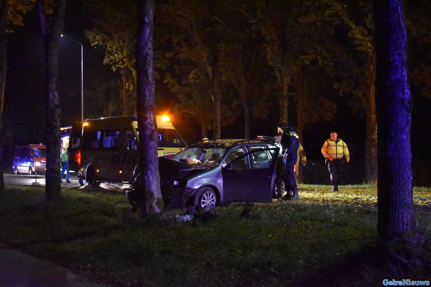 Bestuurder gewond na forse aanrijding in Elst