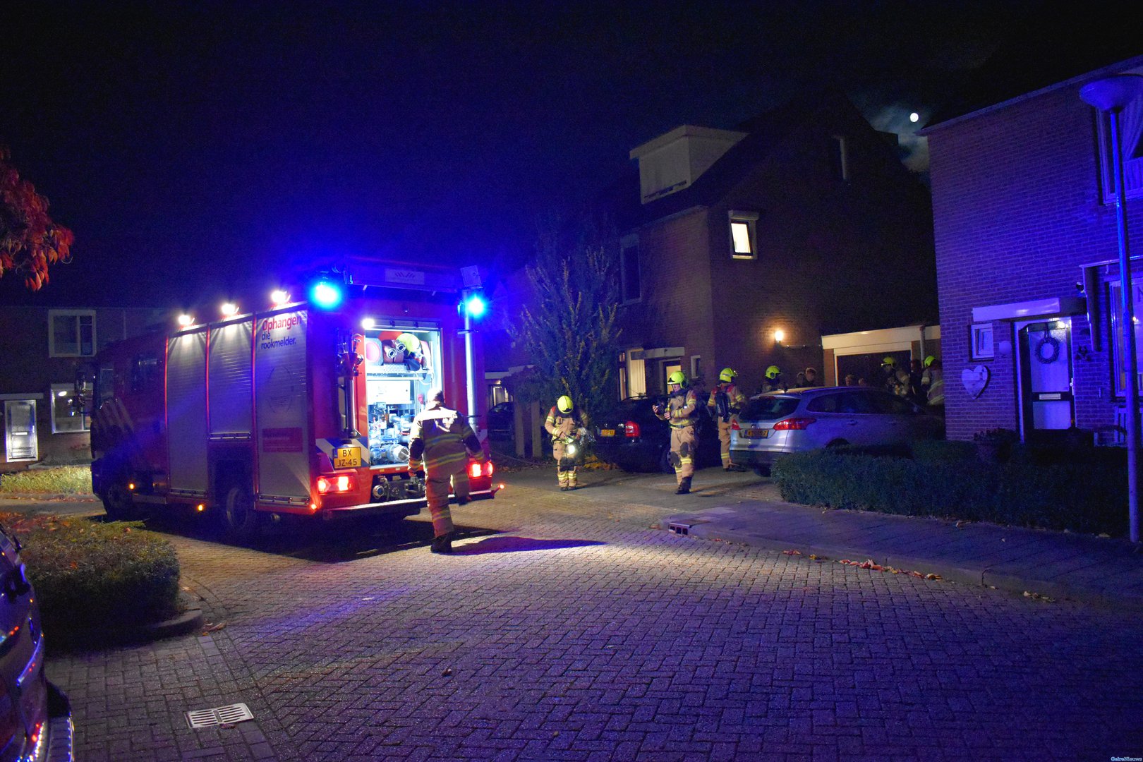 “Brand” in garage Gendt trekt veel bekijks