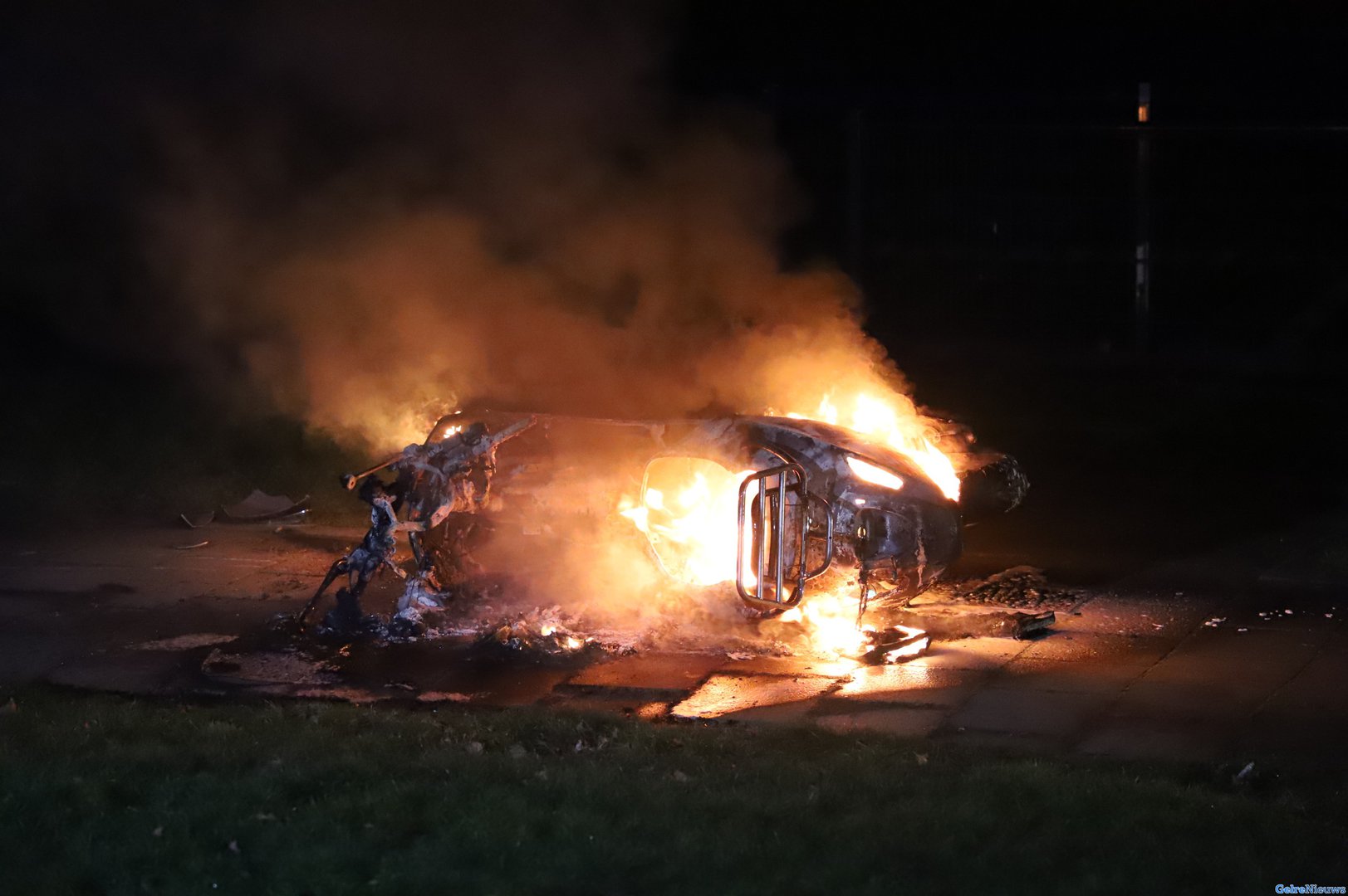 Scooterbrand in Nijmegen, twee aanhoudingen