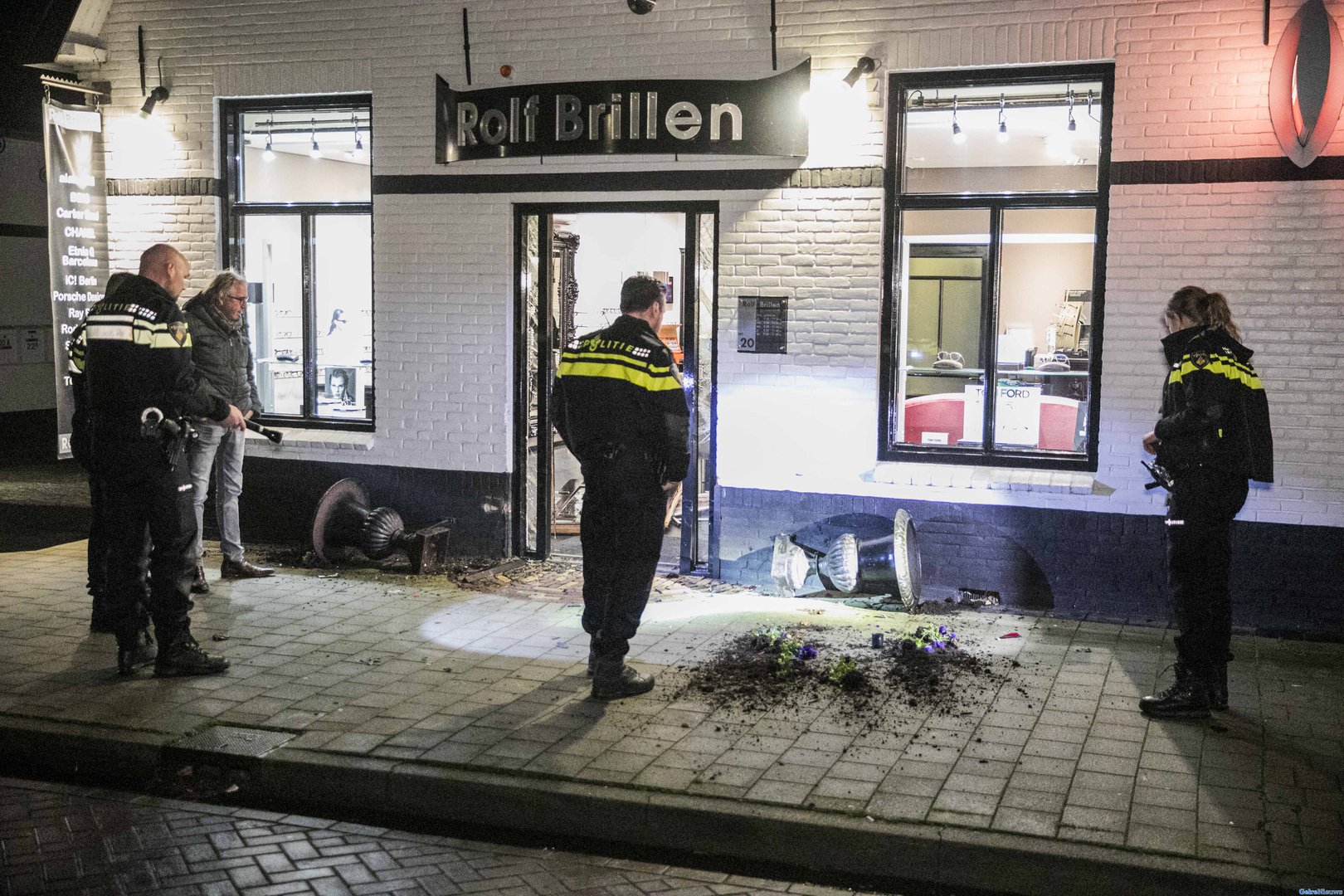 Ramkraak op Rolf Brillen in Elst