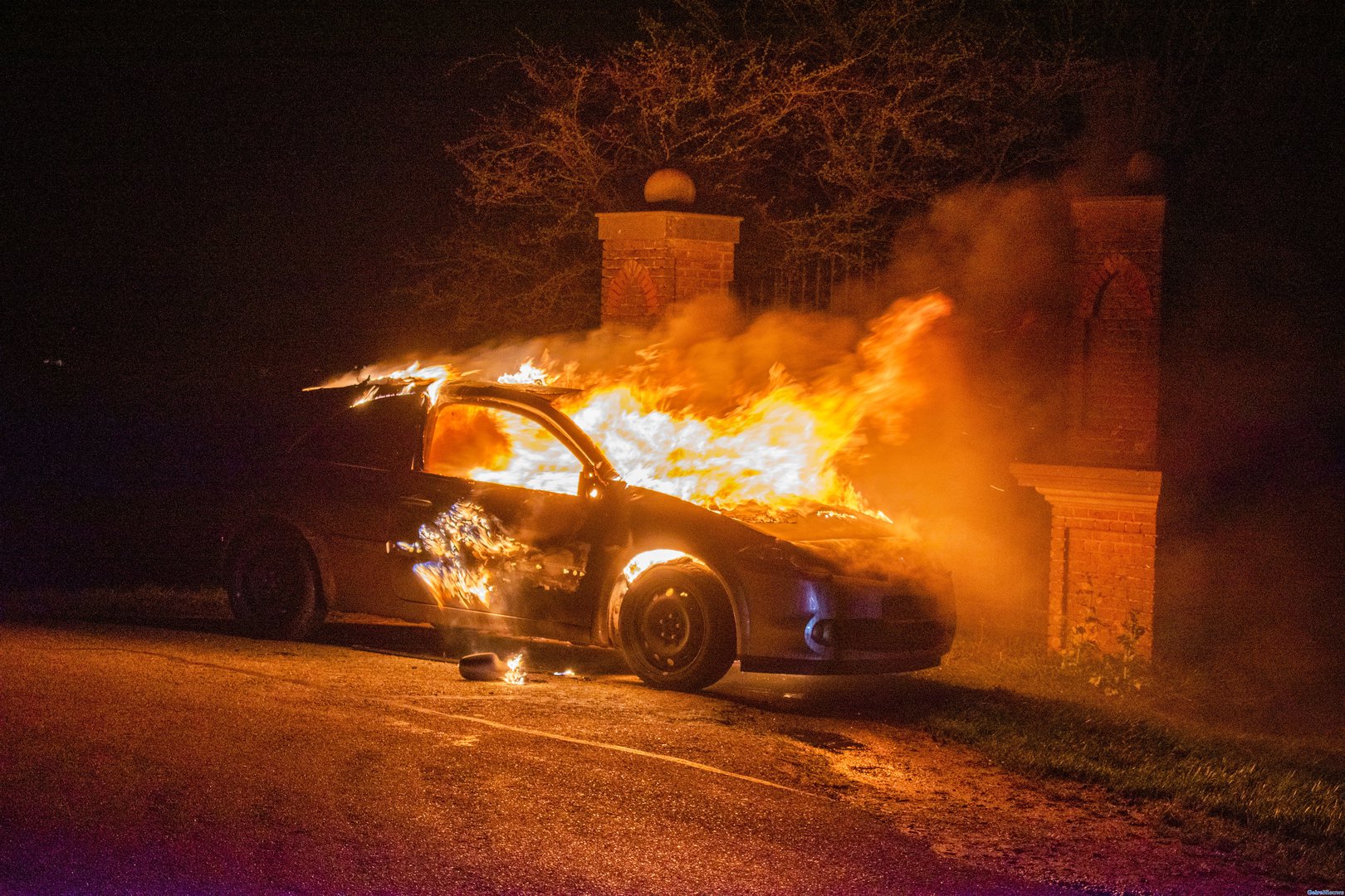 Gestolen auto gedumpt en uitgebrand in Gendt