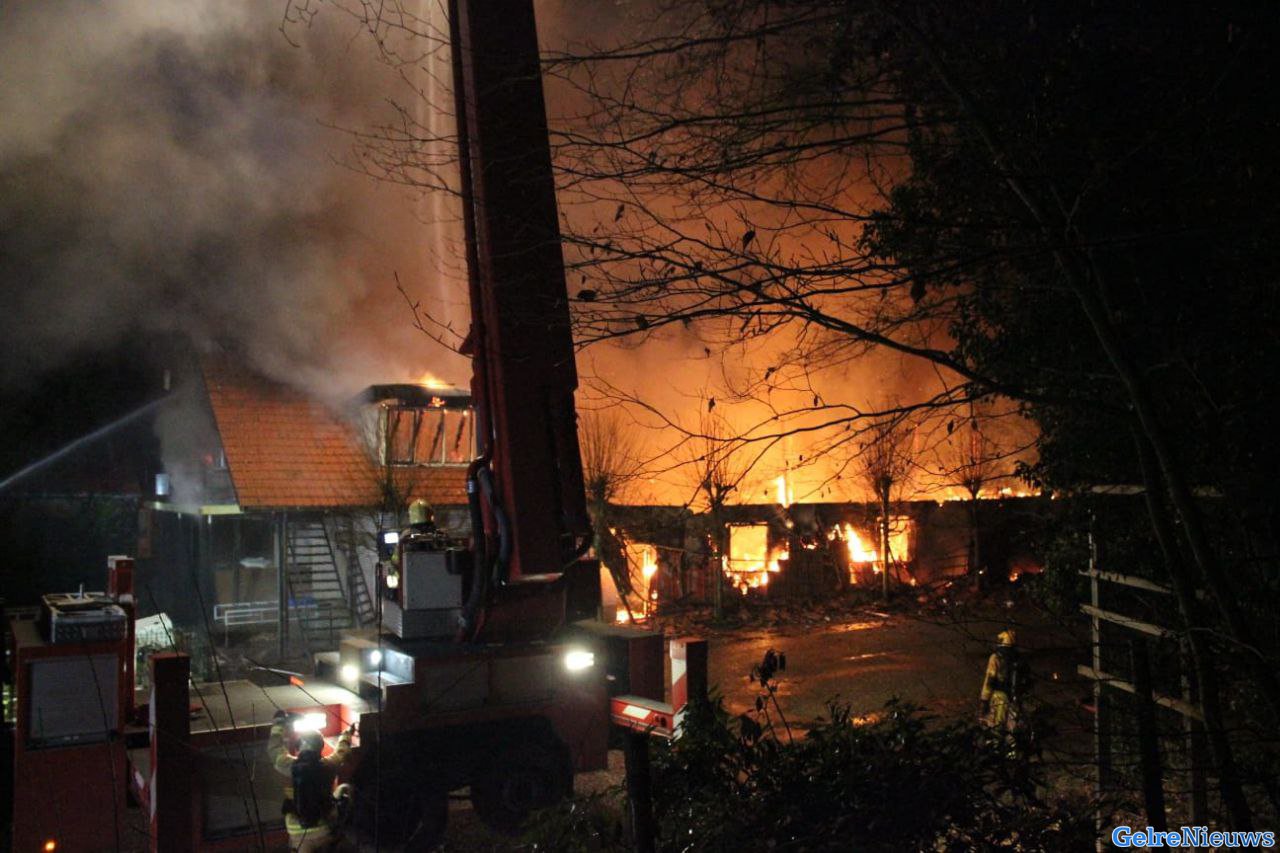 Grote brand bij Brasserie de Manege in Apeldoorn