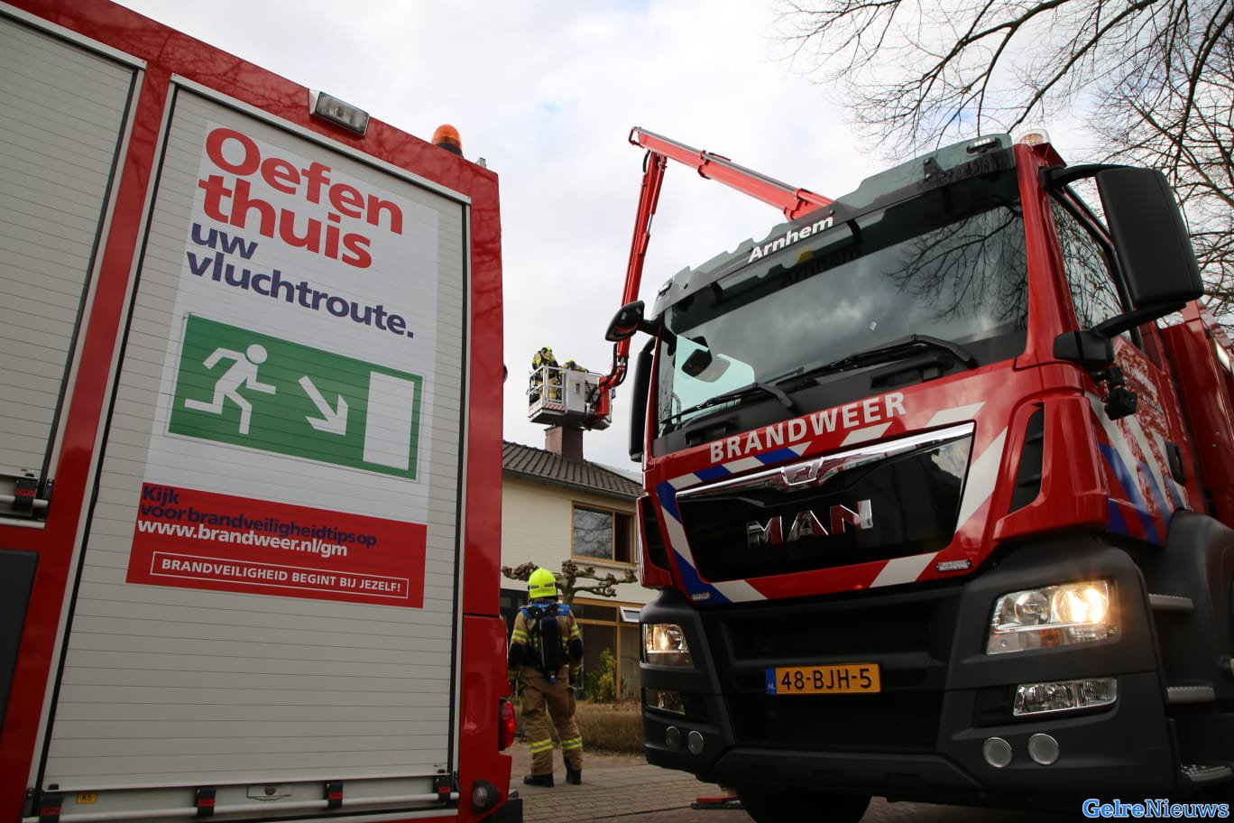 Woning vol rook bij schoorsteenbrand in Angeren