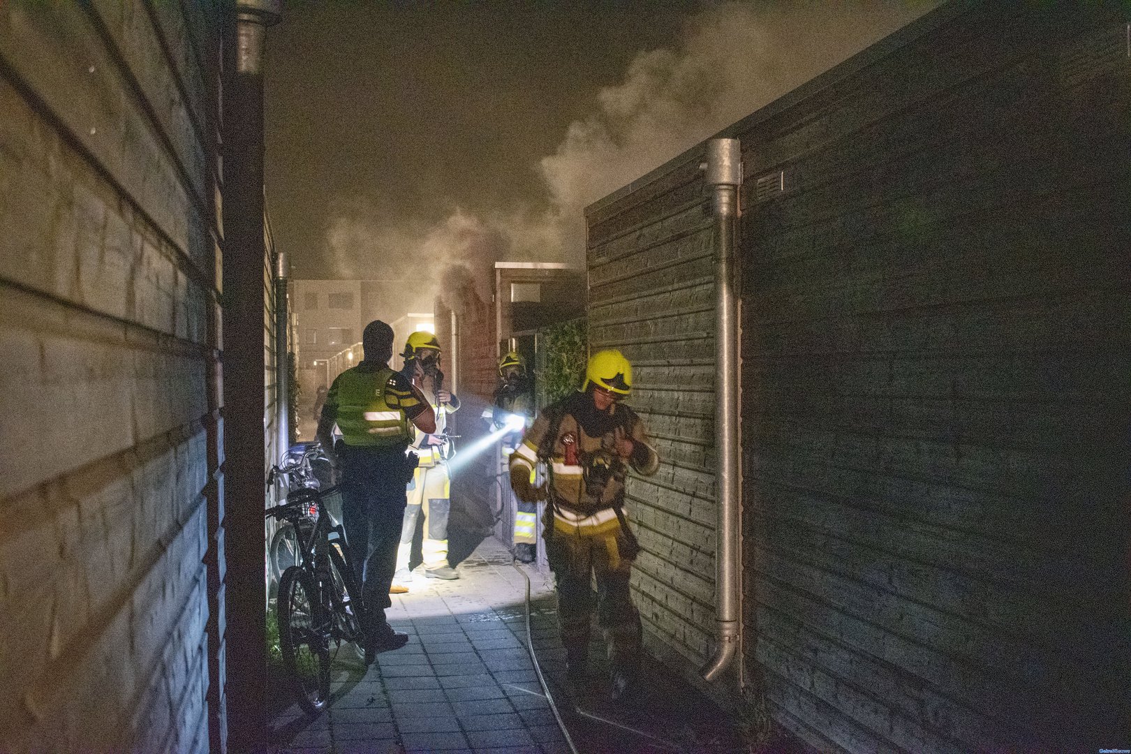 Fikse schuurbrand zorgt voor veel rook in Lent