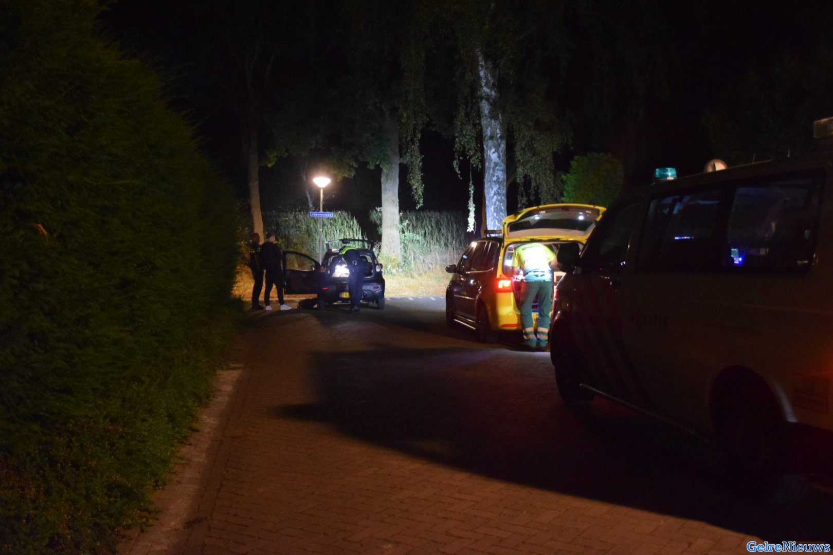 Automobilist valt in slaap midden op kruising