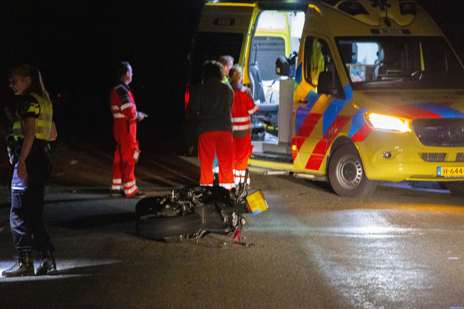 Motorrijder gewond na harde botsing tegen hert