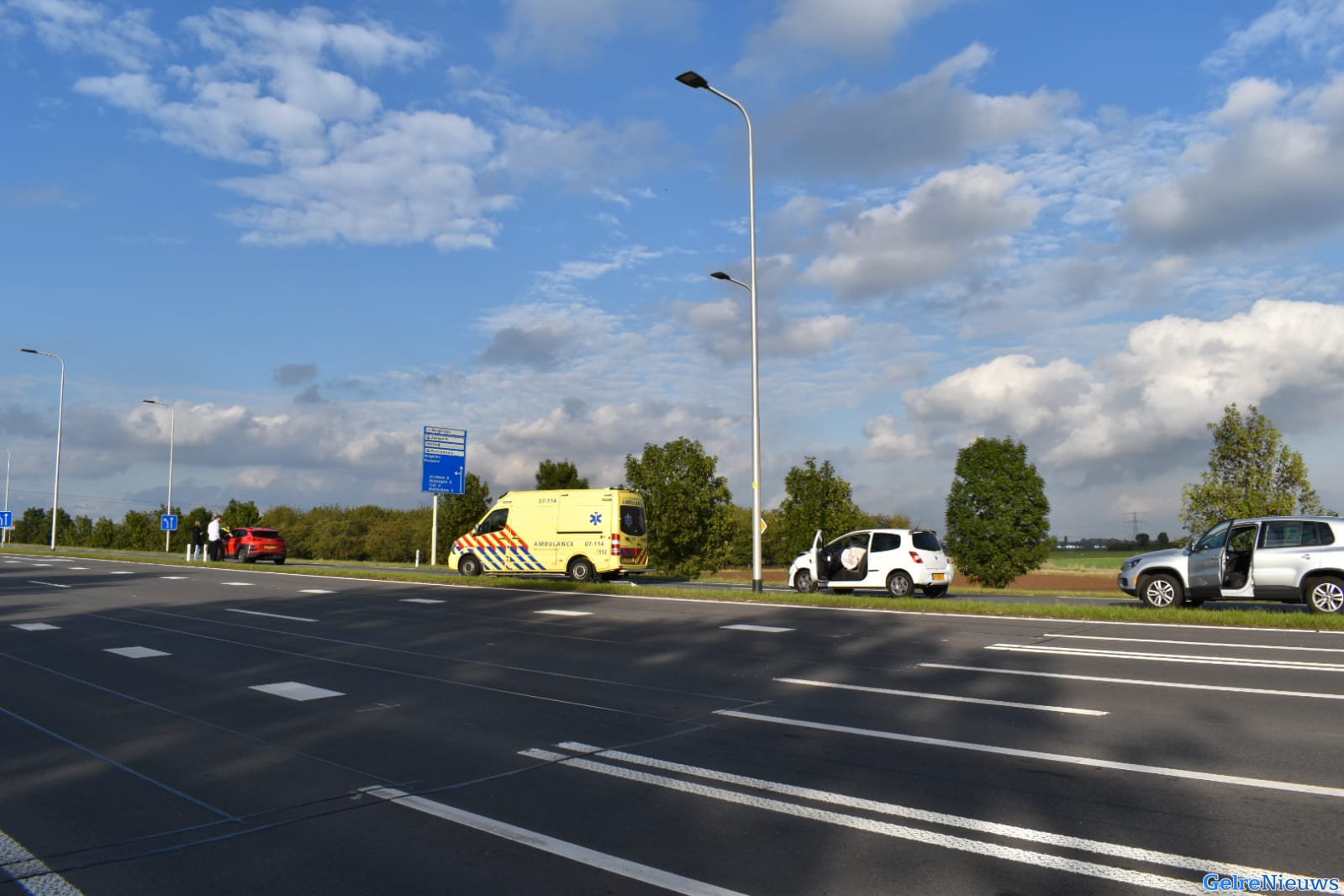 Auto afgesleept na kop-staart botsing in Bemmel