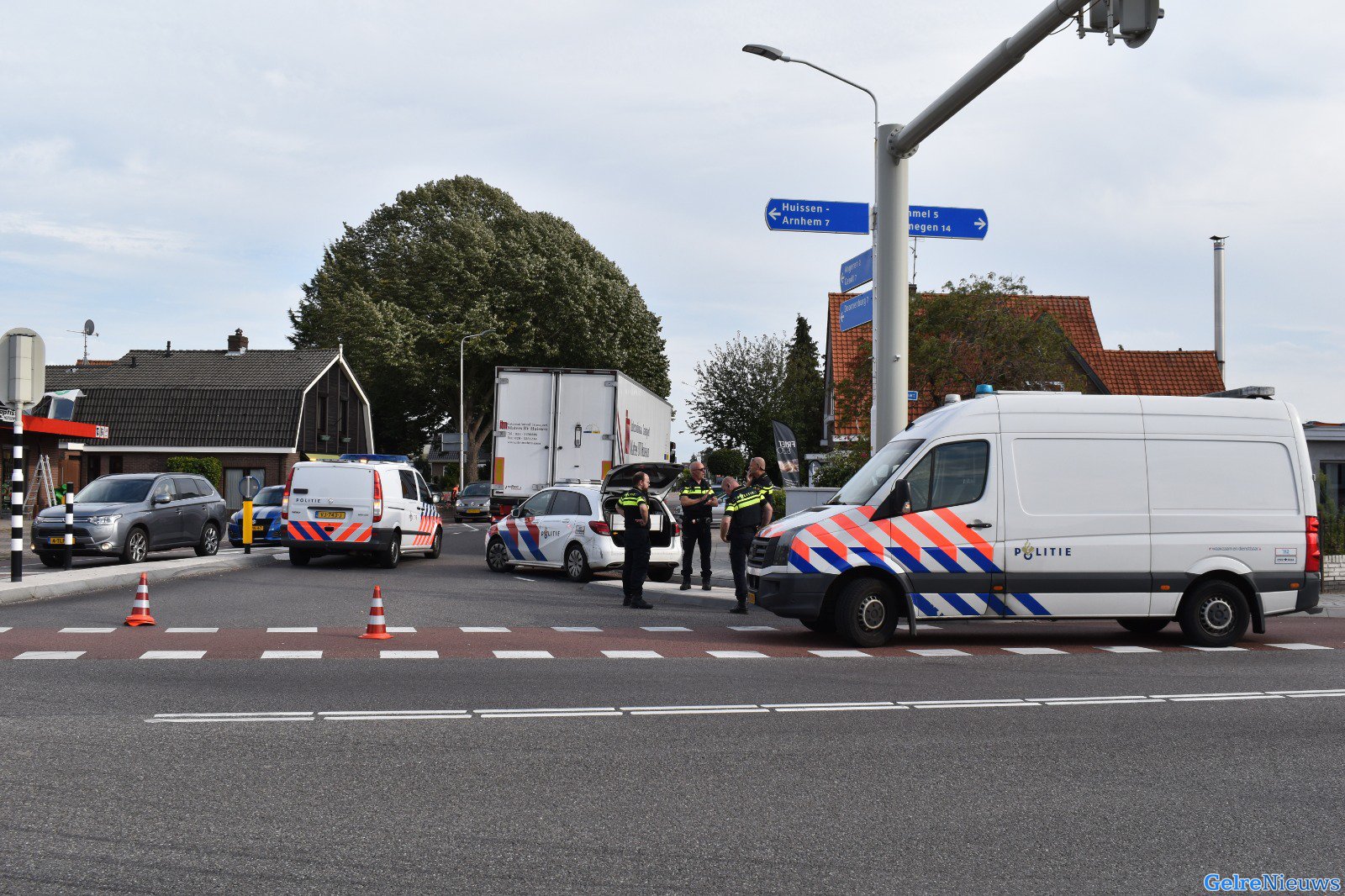 Fietsster gewond na aanrijding met vrachtwagen in Huissen