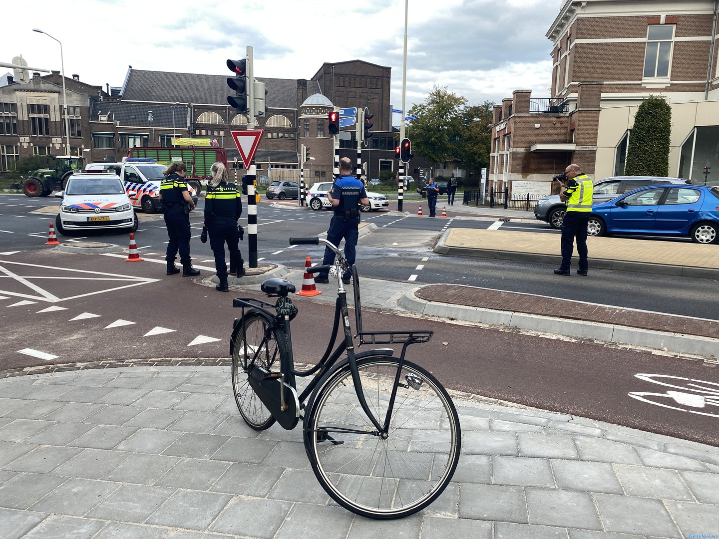 Sint Annastraat Nijmegen gedeeltelijk afgesloten na aanrijding