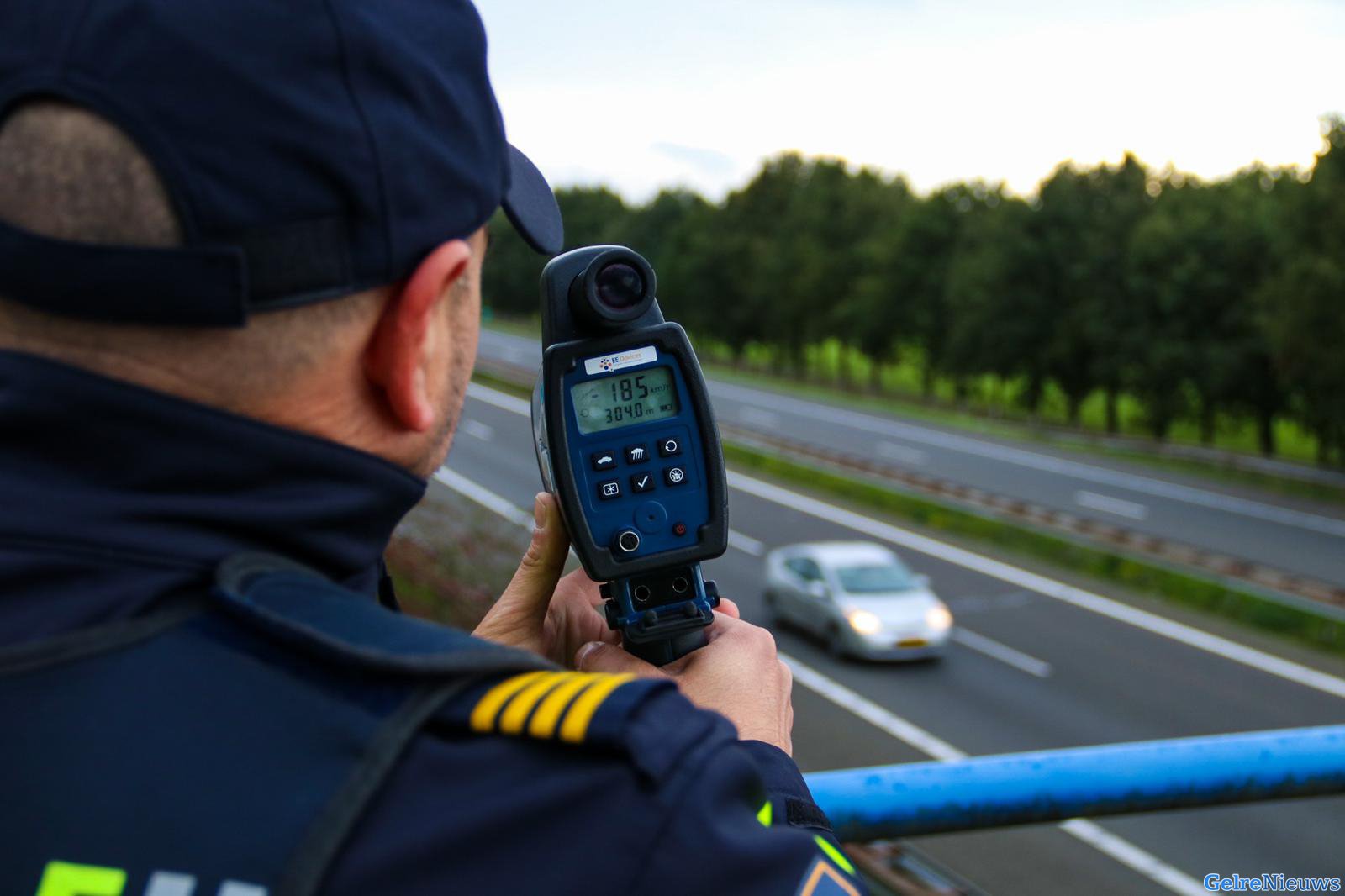 Man zonder rijbewijs aangehouden na achtervolging vanuit Nijmegen richting Arnhem