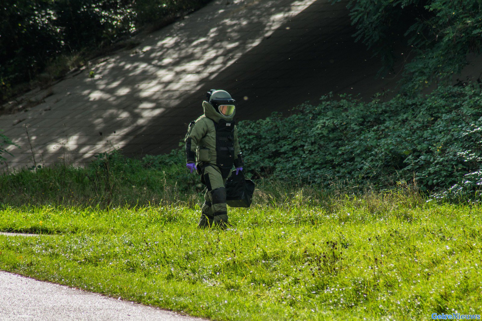 UPDATE: Explosief onder brug Nijmegen ontmanteld: brug weer open