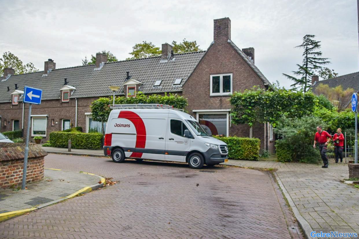 Brandweer ruim 7 uur bezig met waterlekkage Elst