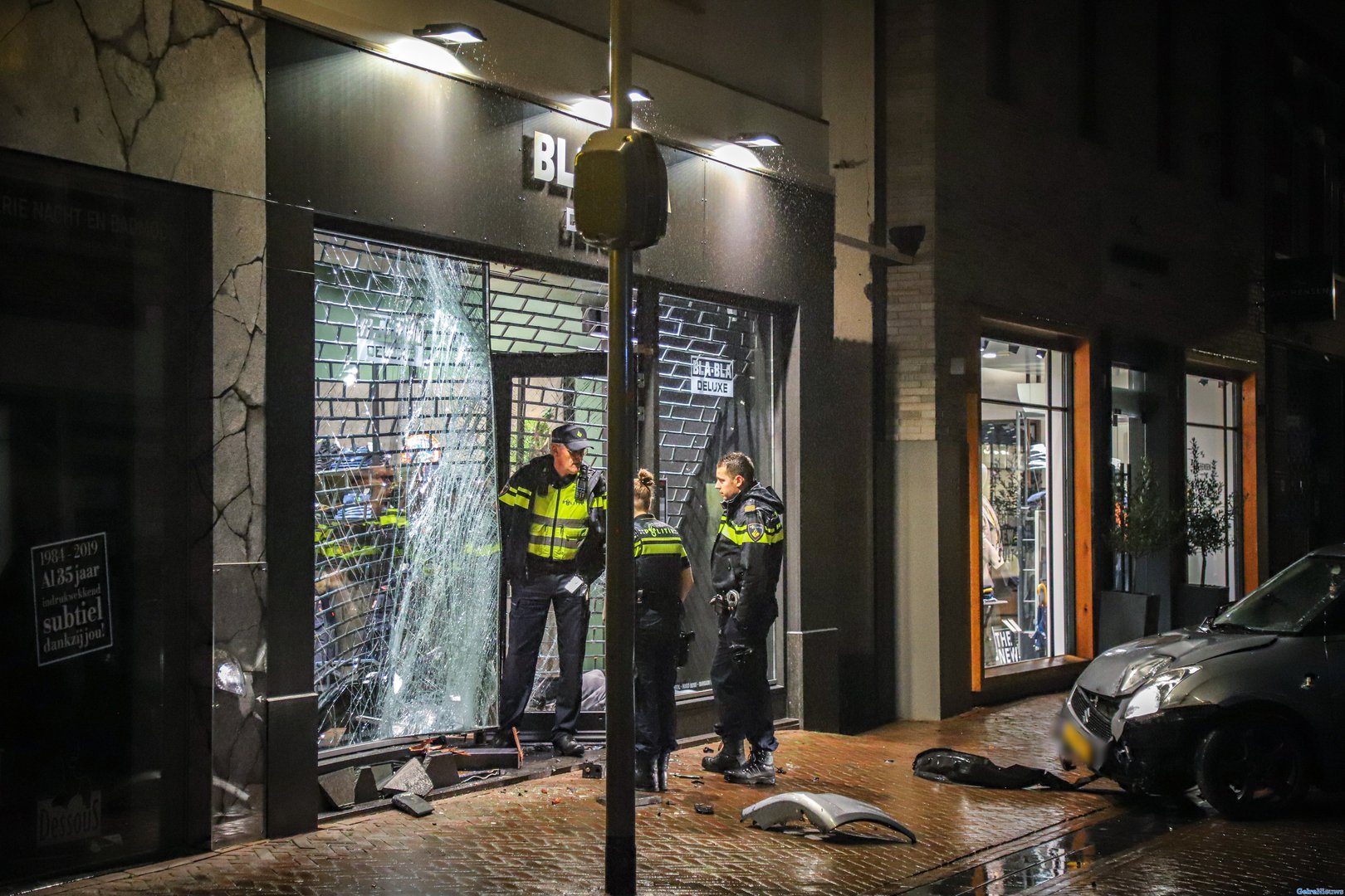 Ramkraak op kledingwinkel in hartje centrum van Apeldoorn