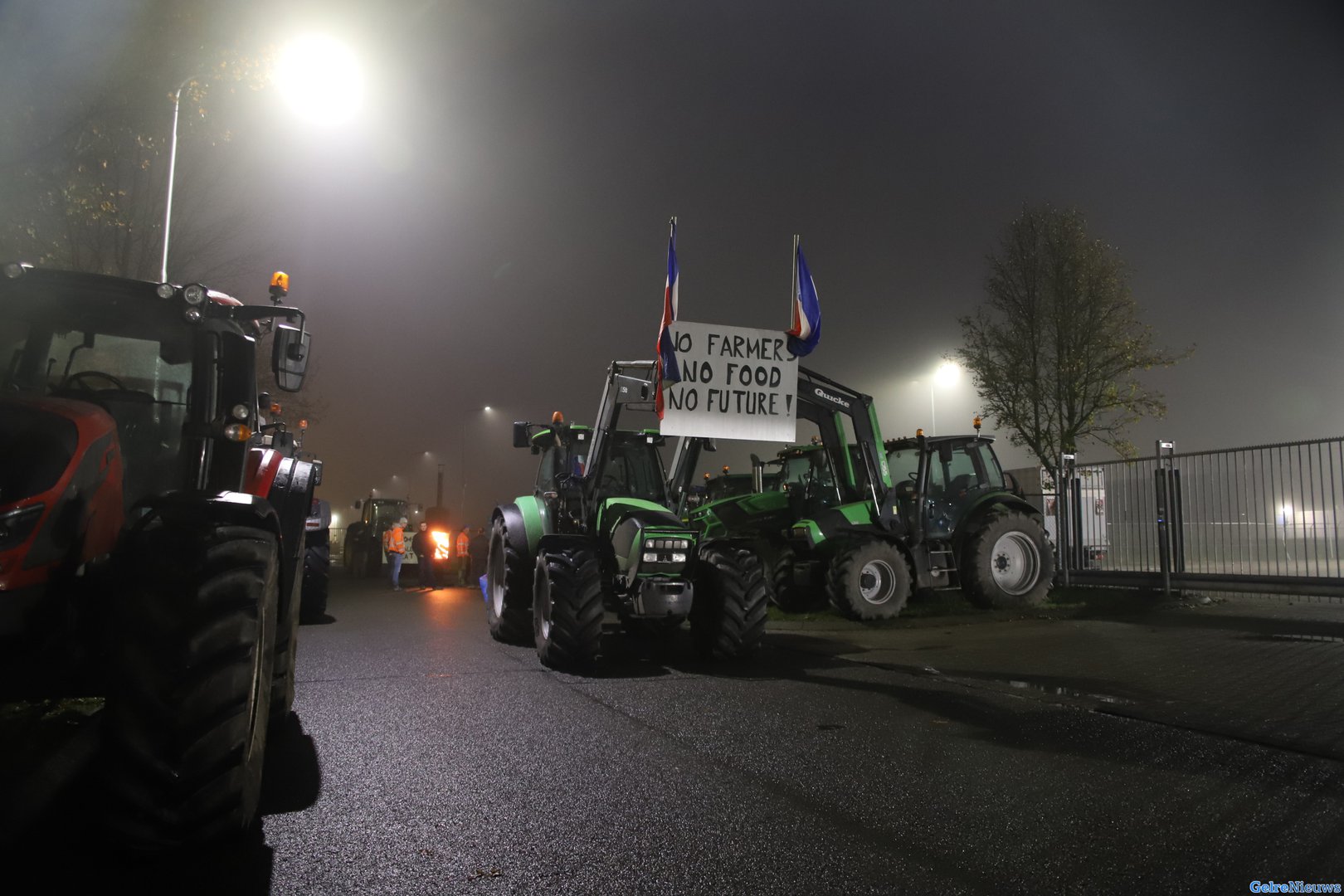 Boeren protesteren bij distributiecentra Oosterhout en Geldermalsen