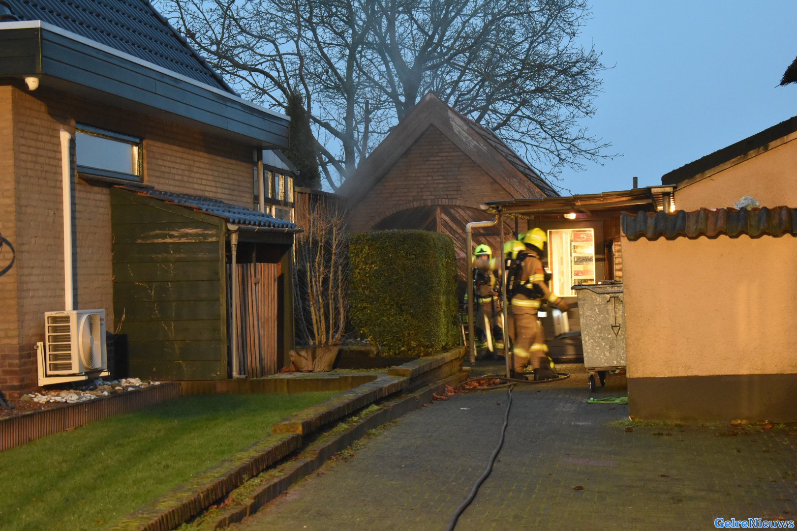 Brandweer rukt groots uit voor containerbrand in Huissen