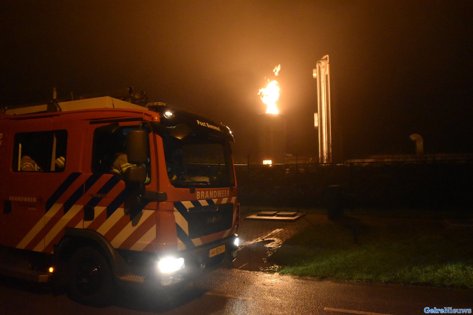 Forse vlammen bij affakkelen in Bemmel: brandweer rukt uit