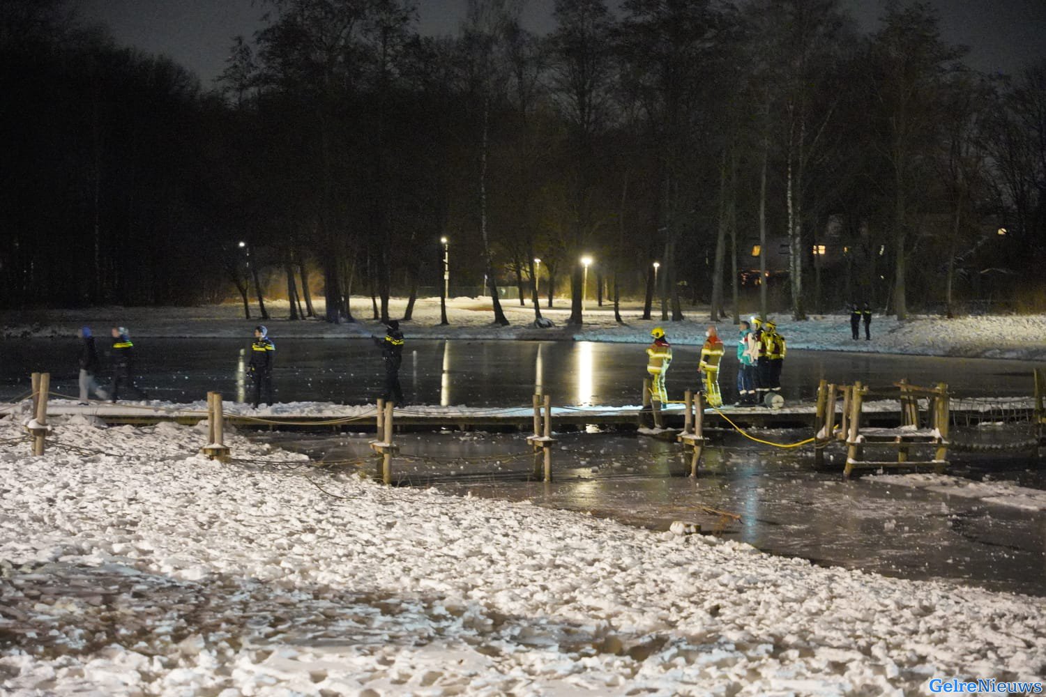 Grote inzet hulpdiensten na melding persoon te water