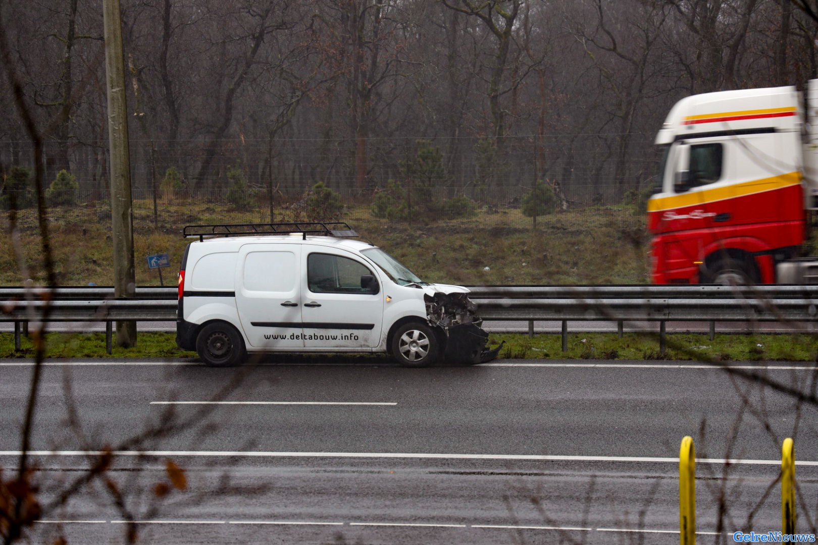 Flinke file door ongeval A50 bij Loenen