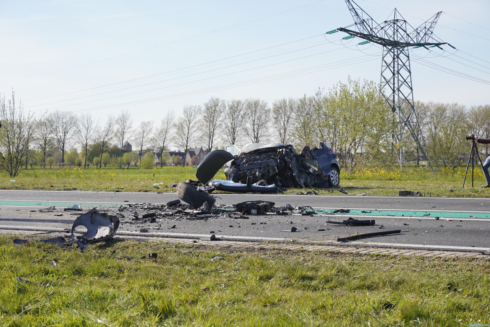 Ernstig verkeersongeval N322 bij Afferden: weg uren dicht