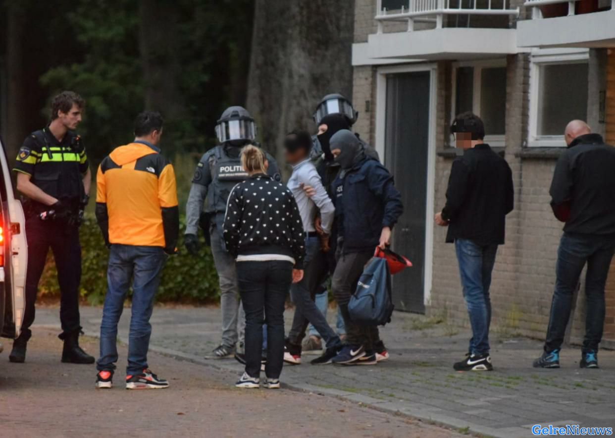 Arrestatieteam houdt man aan in flatwoning Nijmegen