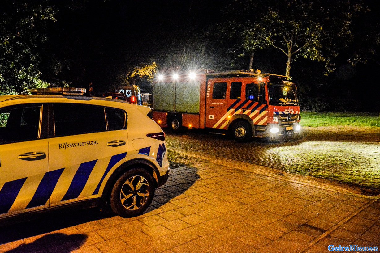 Brand in machinekamer van een schip op het Maas-Waalkanaal in Nijmegen