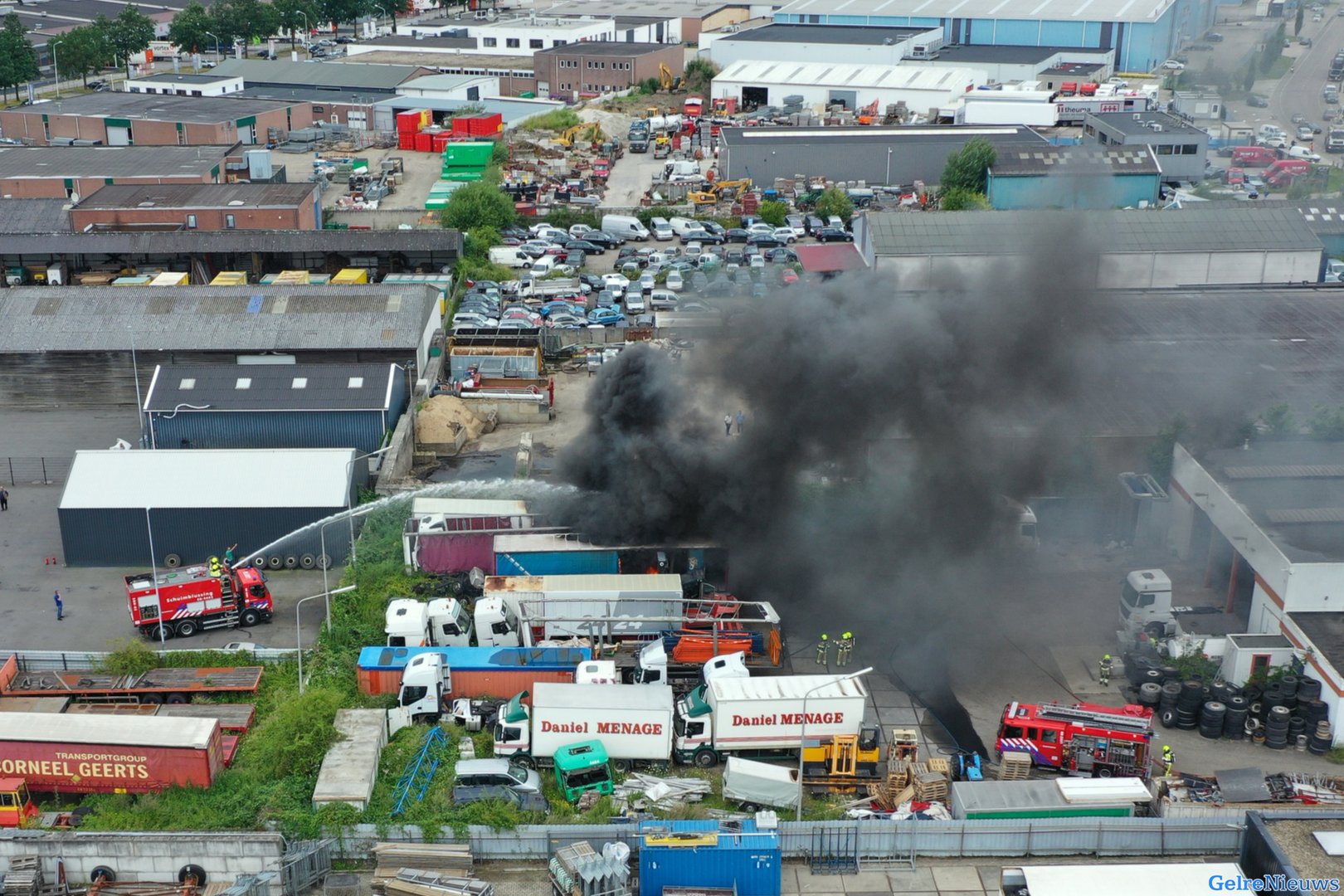 Vrachtwagenbrand op industrieterrein in Nijmegen