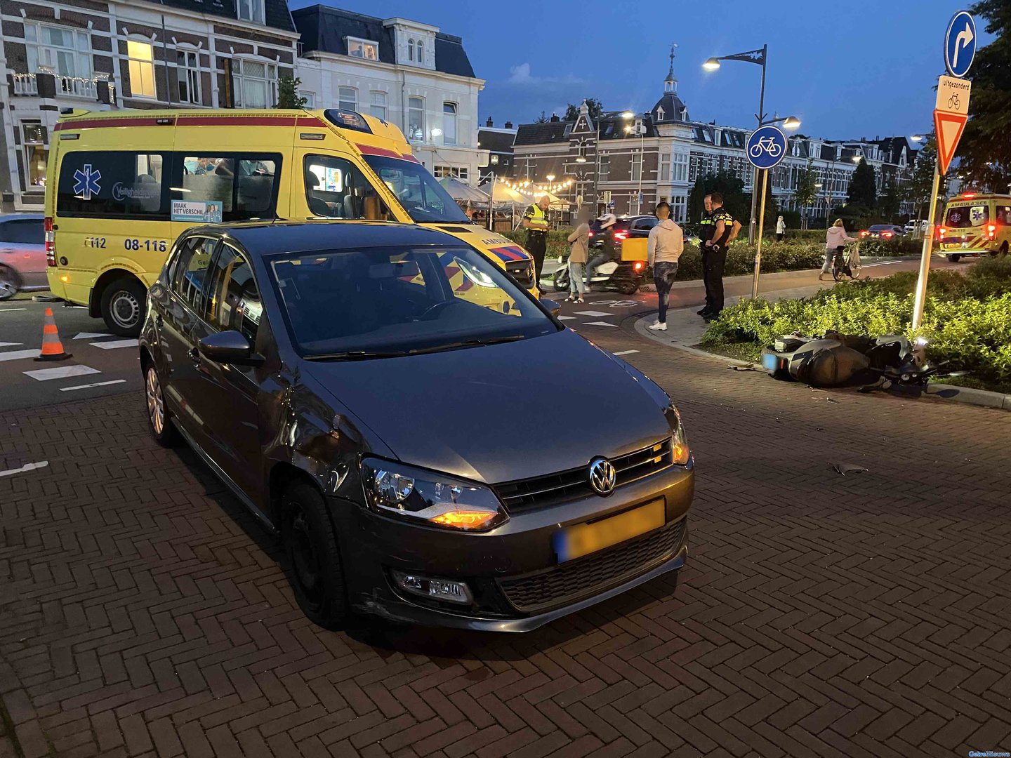 Twee gewonden na aanrijding tussen auto en scooter in Nijmegen