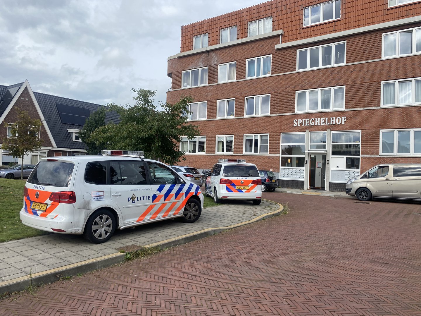 Politieonderzoek afgerond waarbij vrouwen maandenlang dood in woning lagen