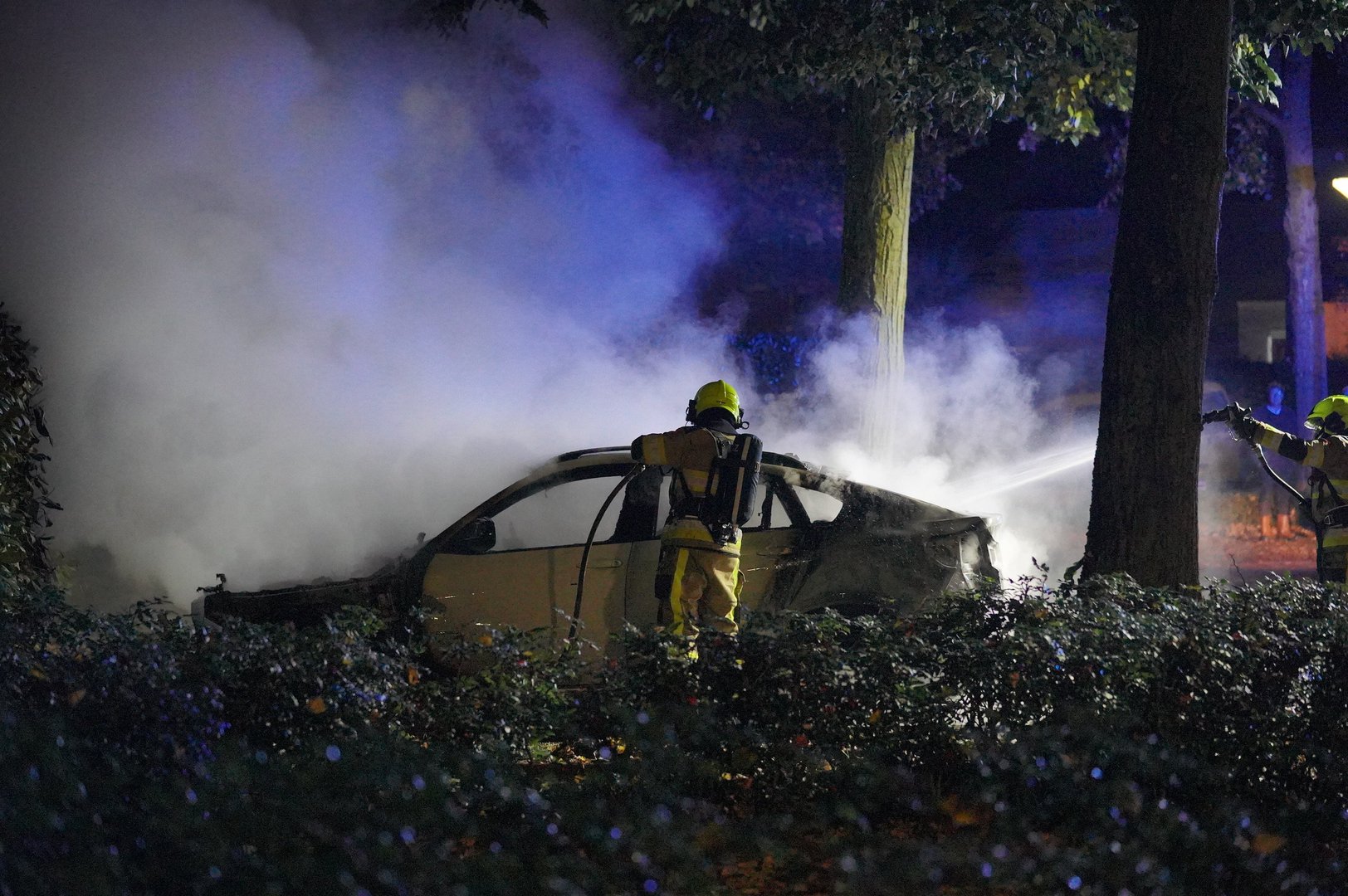 Auto verwoest door brand in Wijchen, mogelijk aangestoken