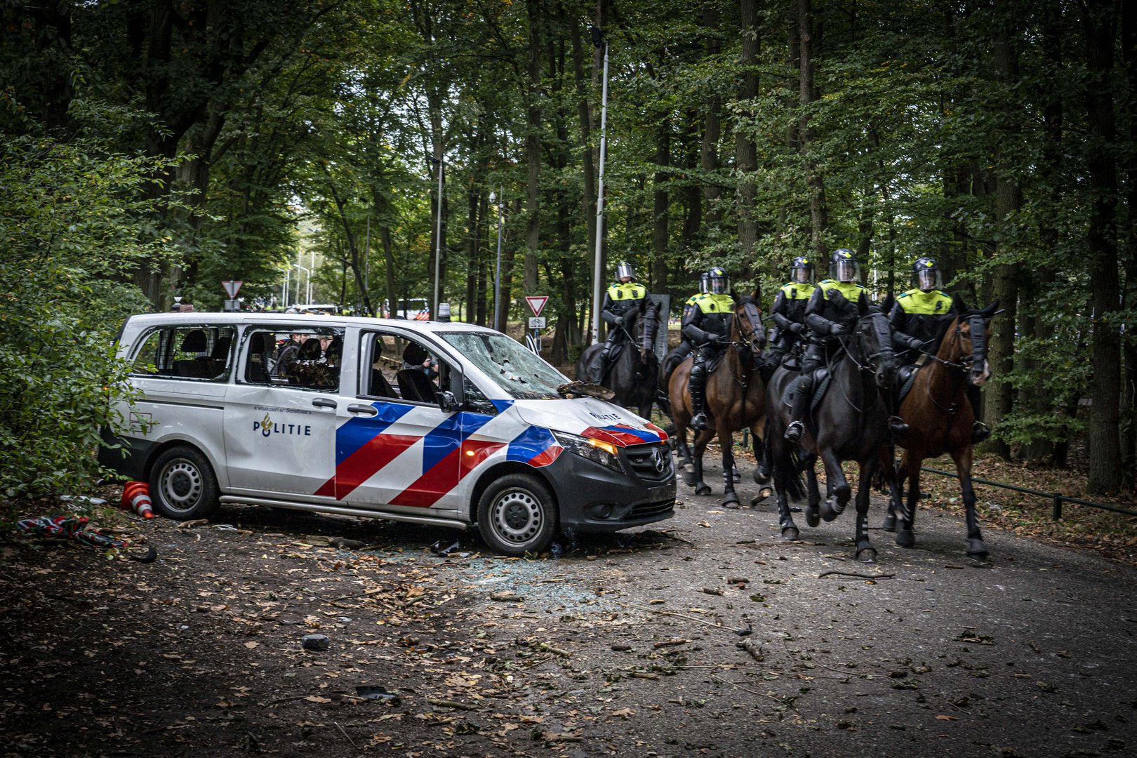 Relschoppers melden zichzelf bij politie na verspreiden van foto’s