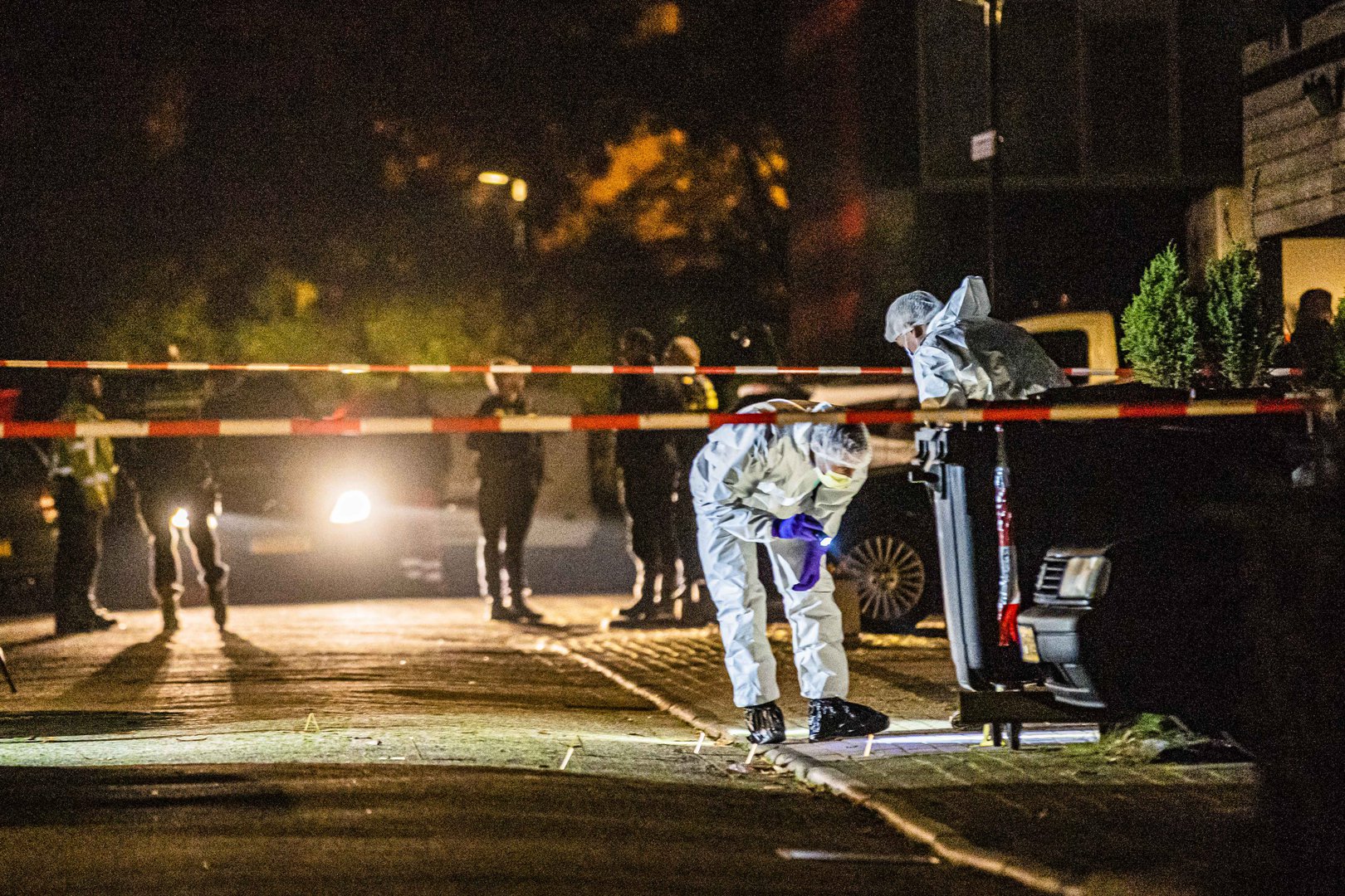 Man doodgeschoten voor eigen woning in Apeldoorn