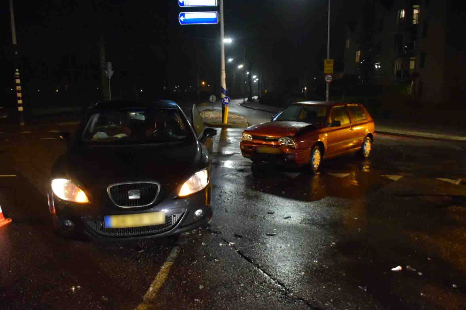 Twee auto’s afgesleept na aanrijding in Nijmegen