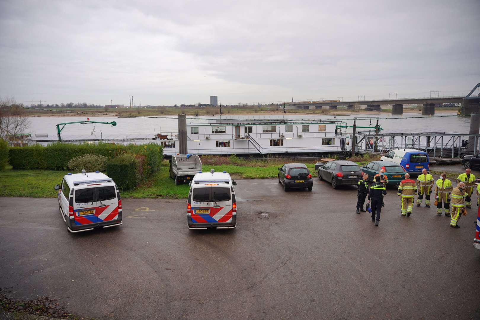 Drenkeling door schipper gered uit Waal bij Nijmegen