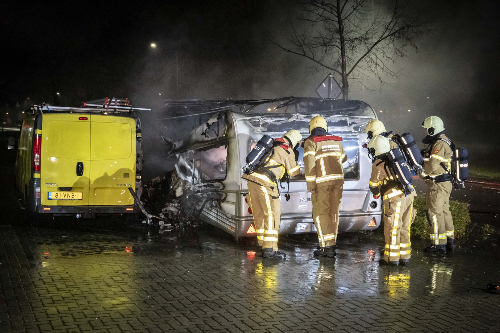 Caravan en bestelbus verwoest door brand Terborg