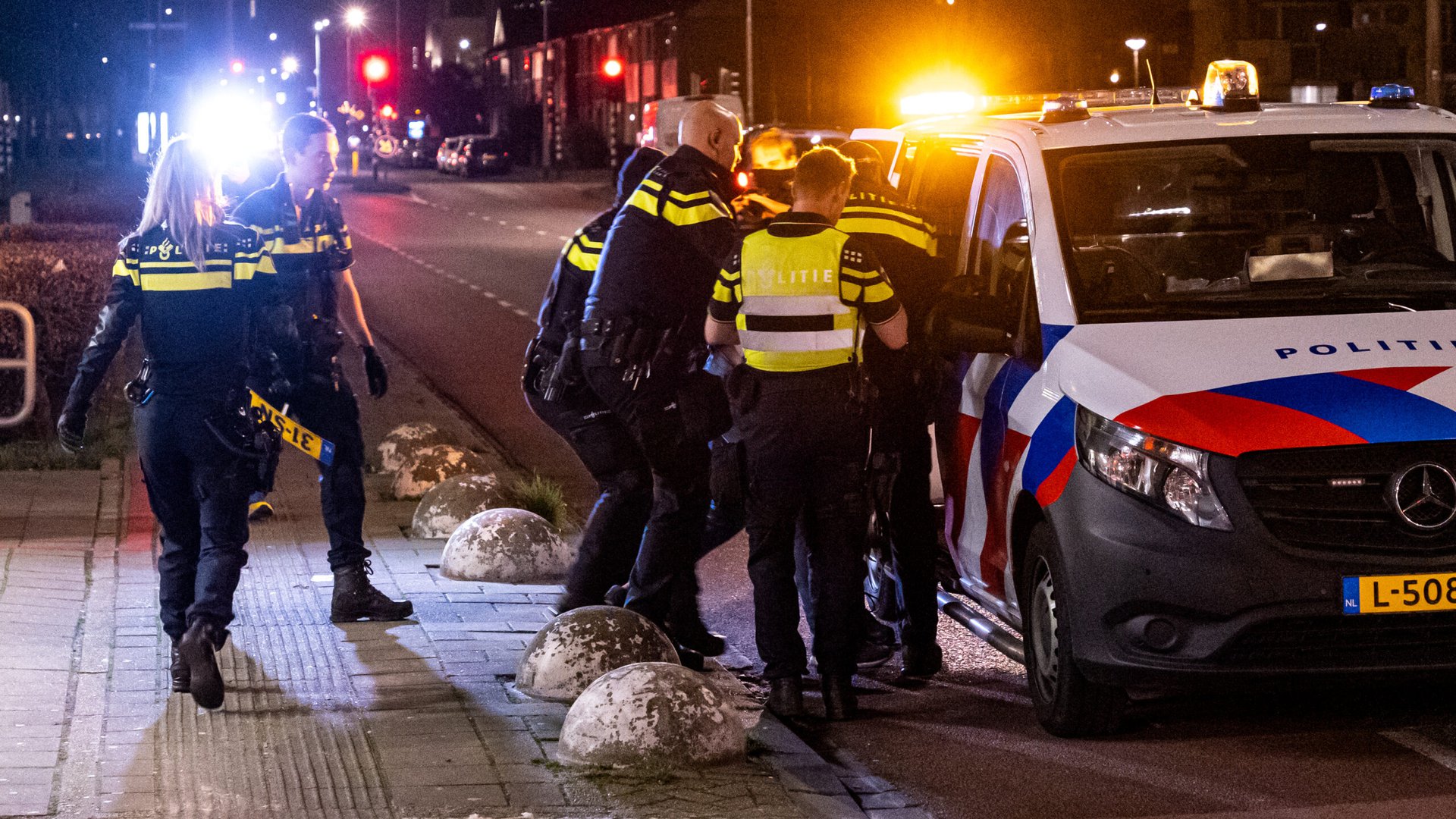 Vrouw vlucht naar dak na ruzie, man aangehouden