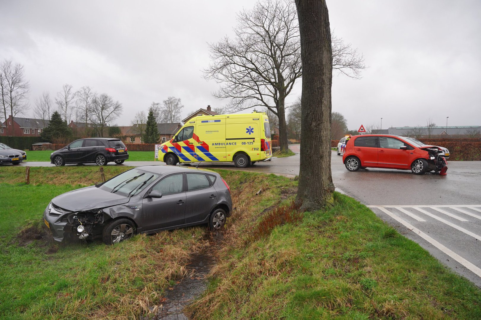 Auto belandt in weiland bij ongeluk Groesbeek