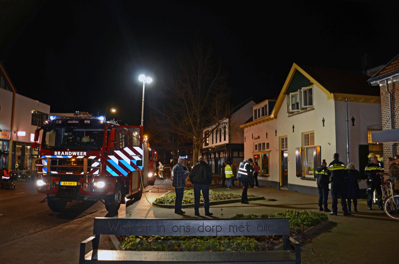 Sierkaarsen veroorzaken woningbrand in Vorden