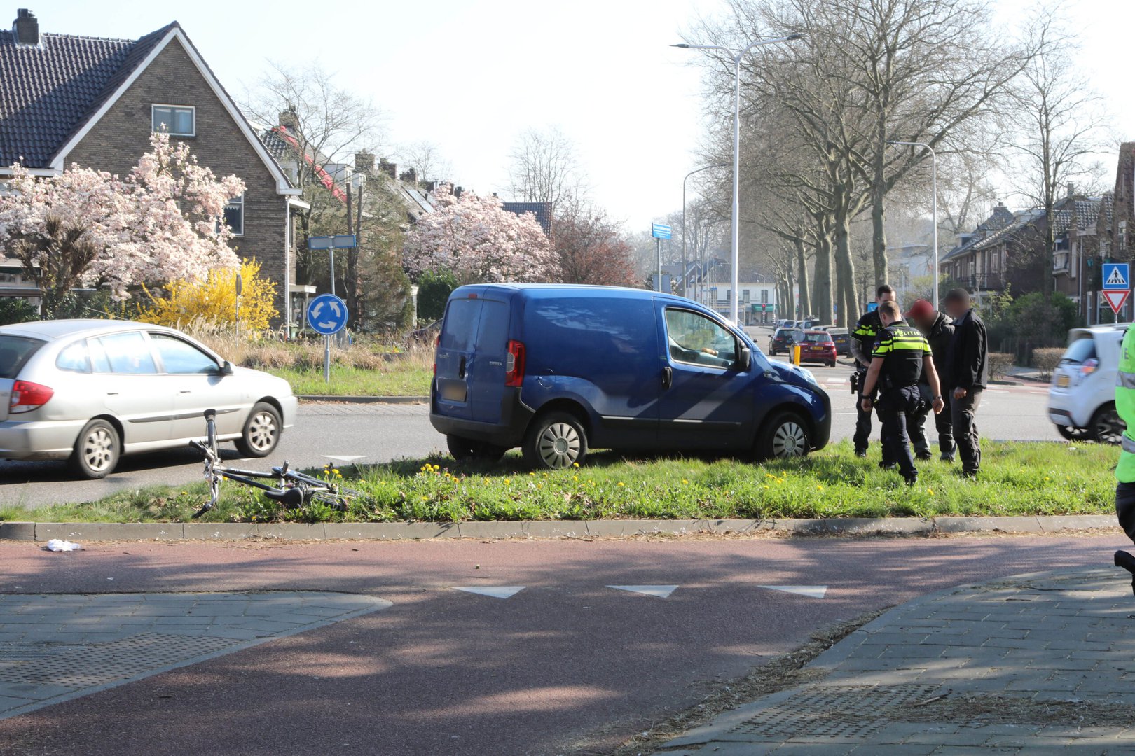 Fietser raakt gewond bij aanrijding op rotonde Nijmegen