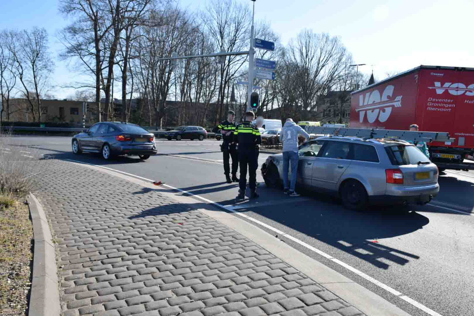 Bestuurder loopt hoofdwond op na kop-staartaanrijding